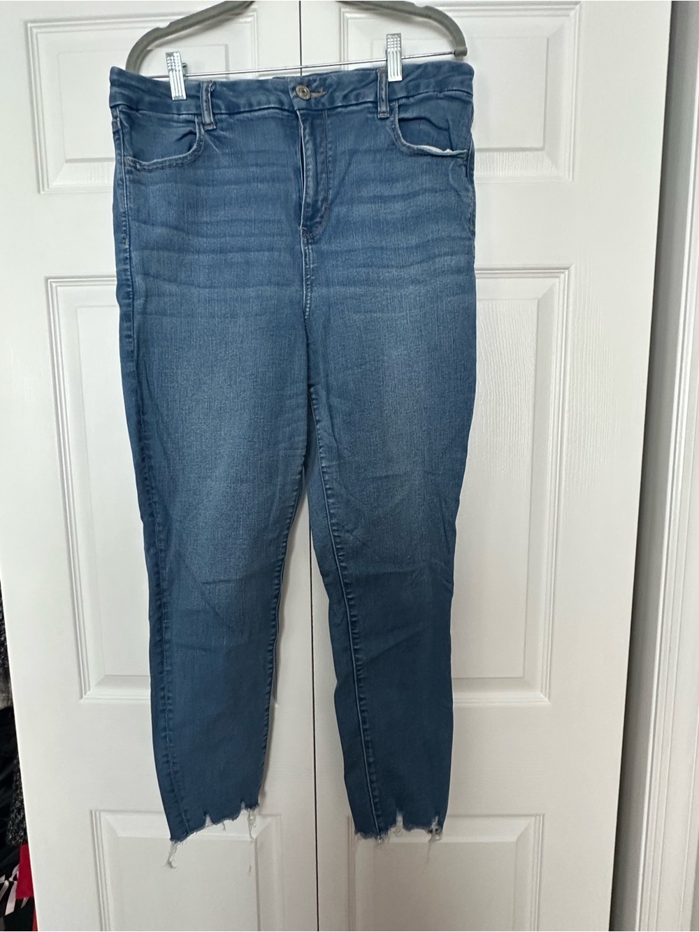 American Eagle Outfitters Mid-Rise Blue Ankle Jeans